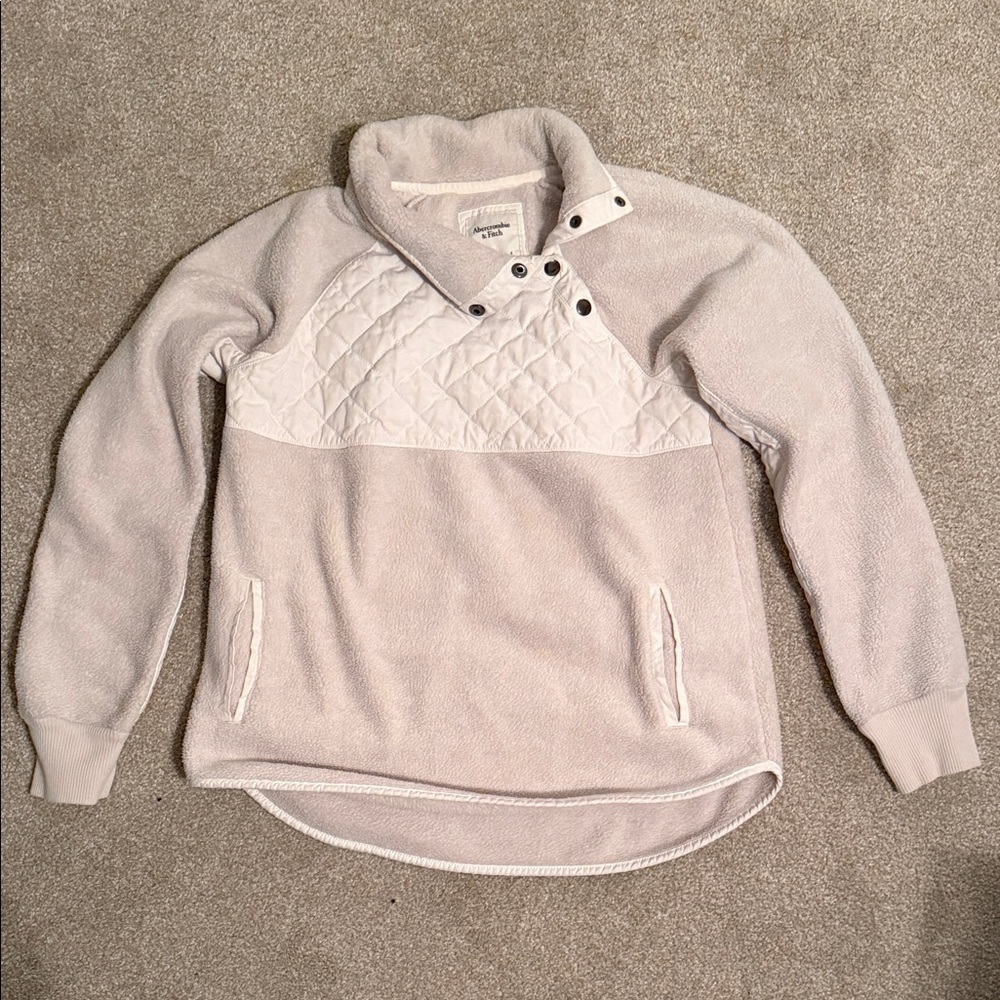 Cozy Quilted Abercrombie Pullover Sweater